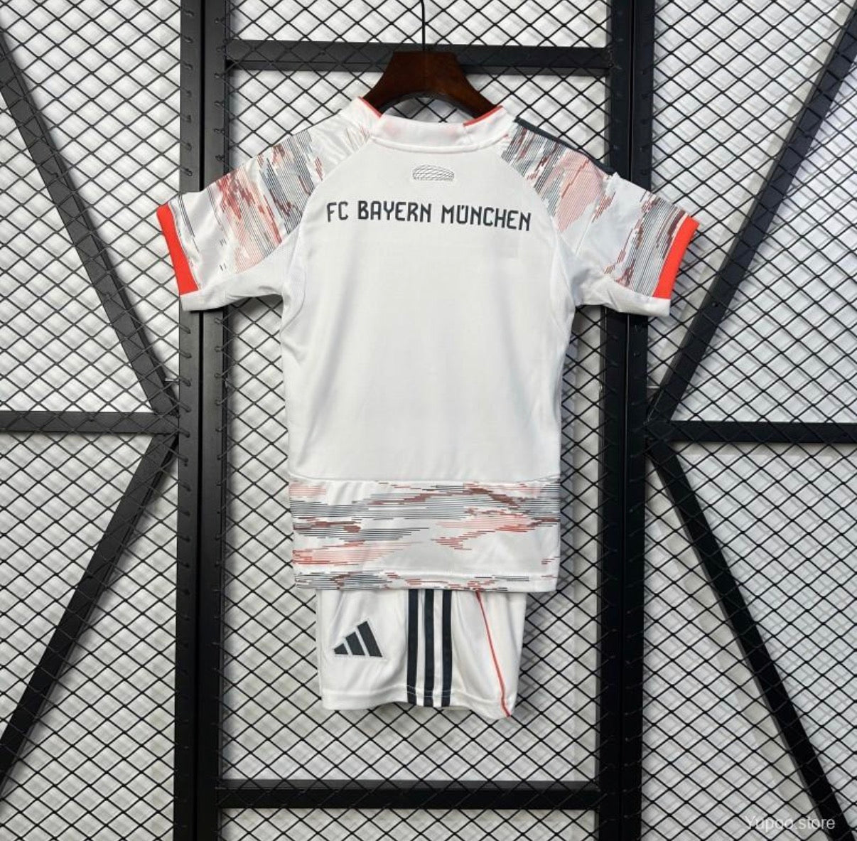 KIt enfant Bayern Munich Extérieur 2025/2026