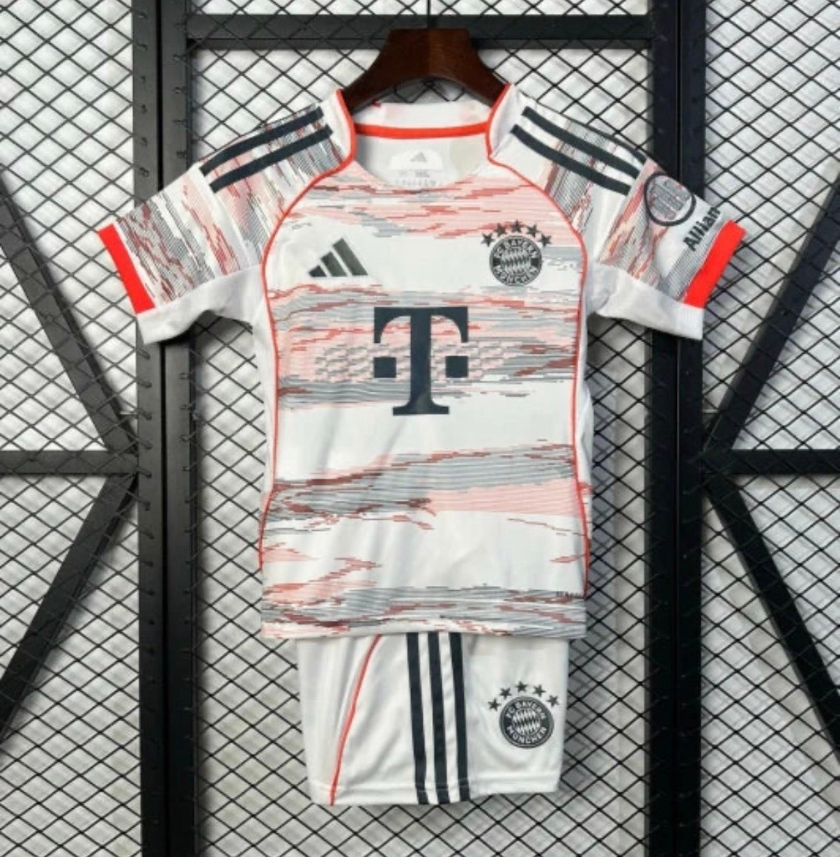 KIt enfant Bayern Munich Extérieur 2025/2026